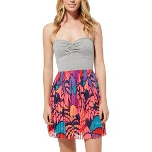 Roxy pink pleated strapless dress.